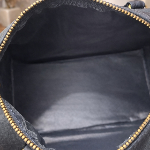 NWT Cooper Creek VINTAGE Handbag & Coin Purse with Heart Charm Included - Picture 5 of 7